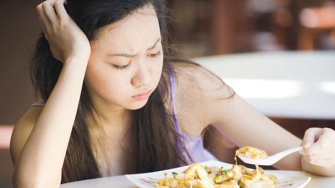cả 2 dấu hiệu đều có biểu hiện chán ăn