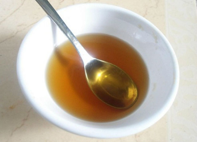 nước mắm cá rô phi có màu vàng nâu đẹp mắt