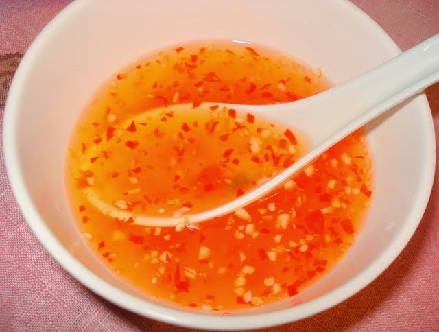 nước mắm kẹo ăn kèm với món ăn
