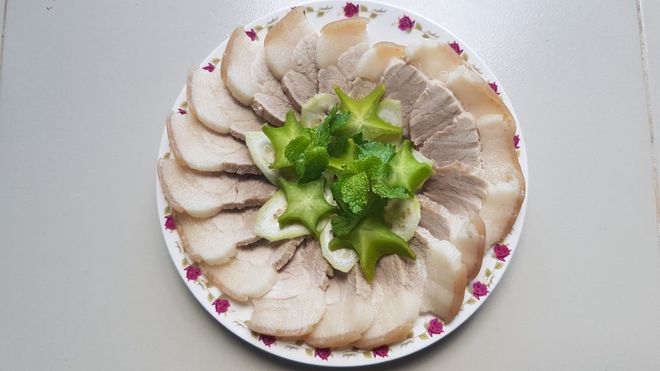 thịt heo luộc