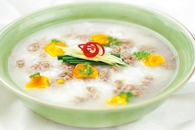 cháo thịt bò cho bé 7 tháng
