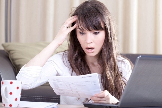 phụ nữ lo lắng và stress vì phát hiện có thai