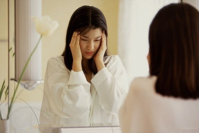 thuốc tránh thai khẩn cấp gây đau đầu chóng mặt