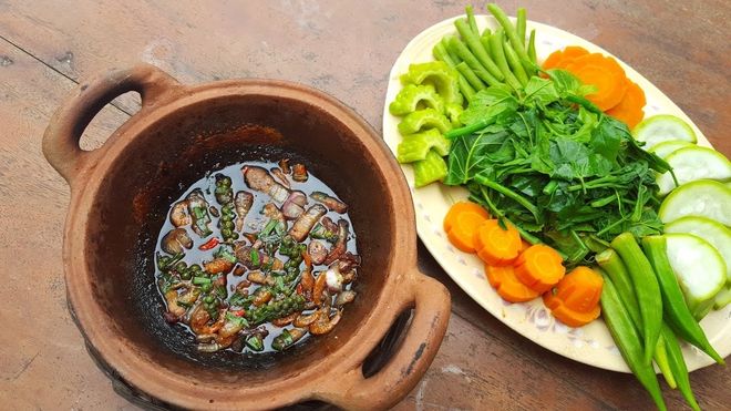 Cách làm nước mắm kho quẹt tóp mỡ