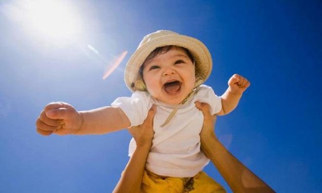tắm nắng bổ sung vitamin d3 cho trẻ sơ sinh
