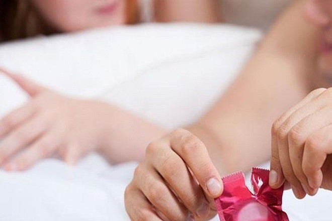 sử dụng bao cao su sau khi quan hệ tình dục