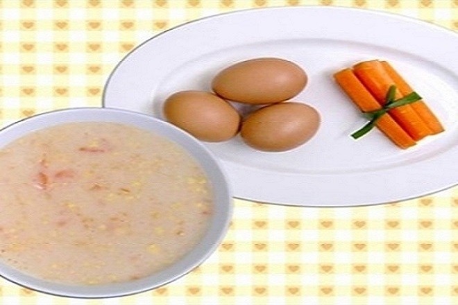 bột trứng nấu cà rốt