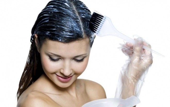 bà bầu nên chờ tới tam cá nguyệt thứ hai để nhuộm tóc