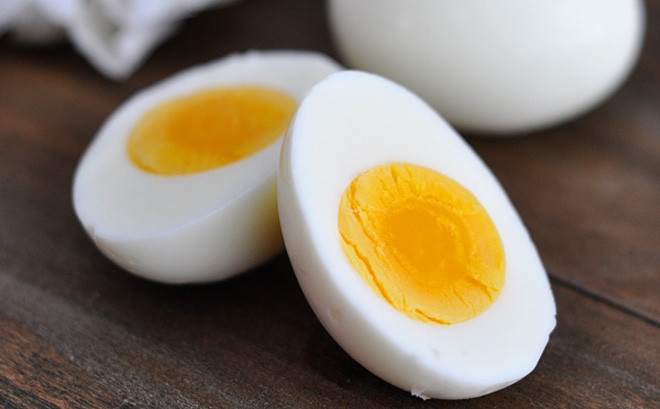 trứng luộc cung cấp choline