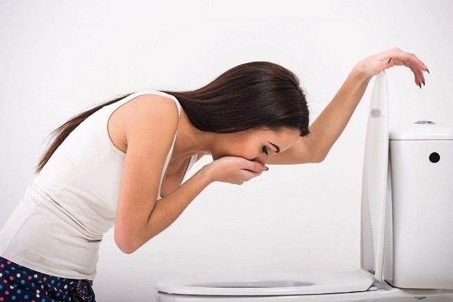sau khi cấy que có thể bị nôn