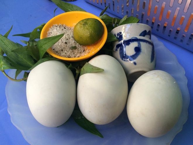 bà bầu ăn trứng vịt lộn có tốt không