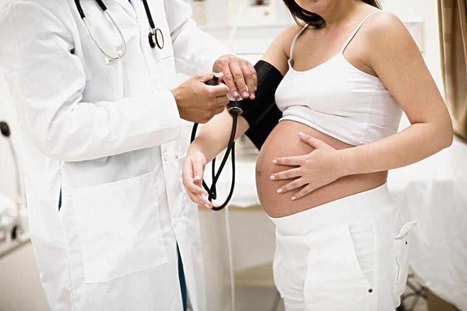 bà bầu bị cao huyết áp, tiểu đường không nên ăn ổi