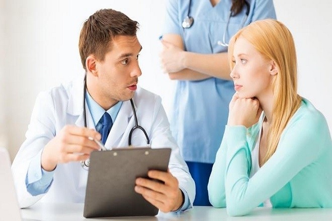 bác sĩ tư vấn về cách đặt vòng tránh thai