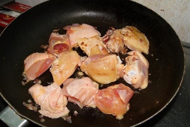 thịt gà kho sả nghệ