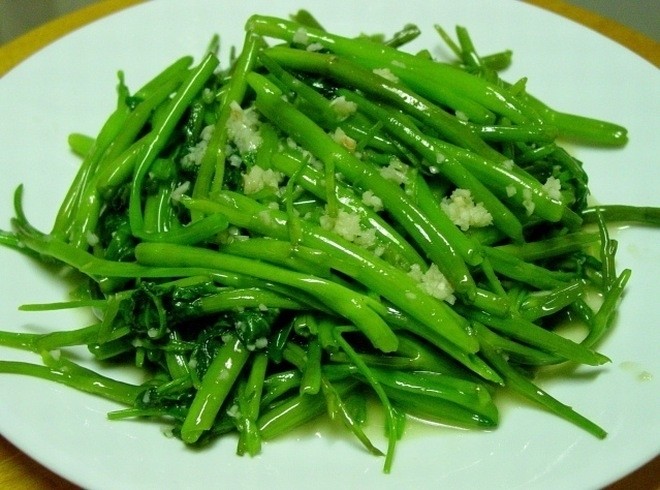 rau muống xào chao
