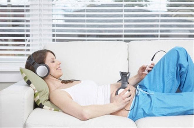 khi mang thai mẹ bầu nên nghe nhạc đặc biệt là nhạc cổ điển