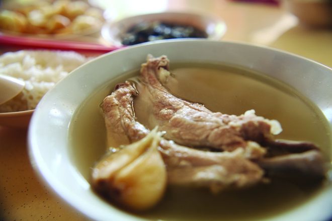 nước hầm xương