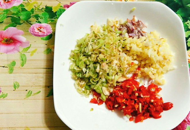 tỏi sả hành tím băm nhỏ