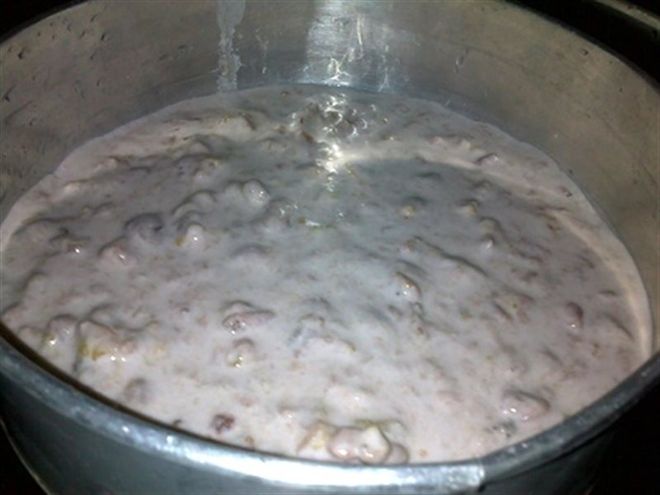 trộn nguyên liệu làm bánh