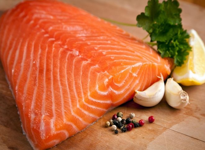 Cá hồi là nguồn cung cấp DHA dồi dào