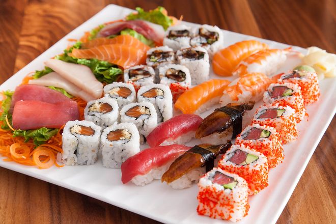 Sushi là thực phẩm cần được kiêng cử đối với phụ nữ khi mang thai