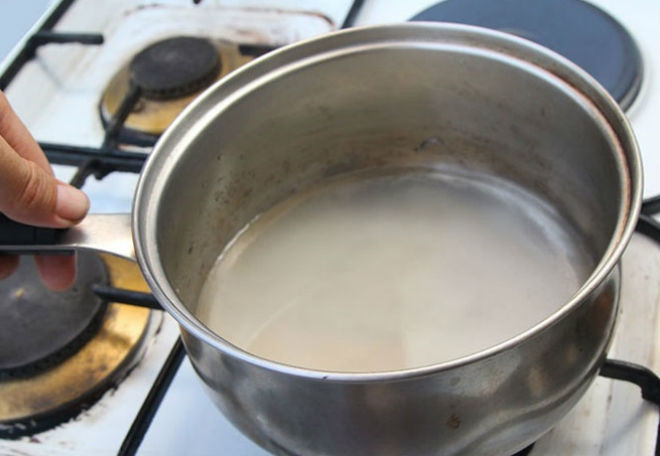 nấu nước muối đường
