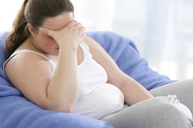 bị suy giảm chức năng buồng trứng, không những khó thụ thai mà còn có thể gây vô sinh.