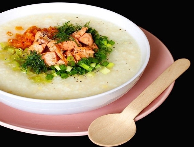 cháo cá hồi khoai môn