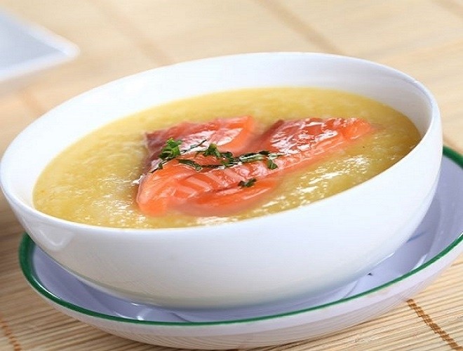 cháo cá hồi chân vịt