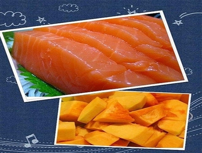 cá hồi và bí đỏ