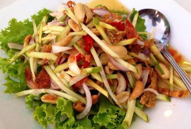 cách làm nộm xoài kiểu Thái