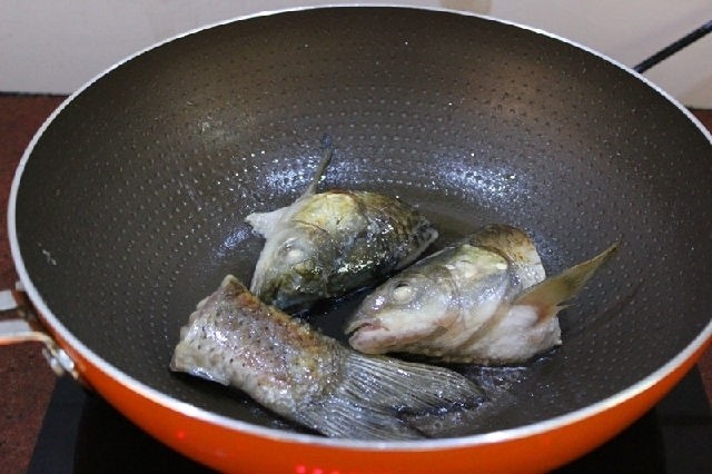 đầu cá đuôi cá chiên