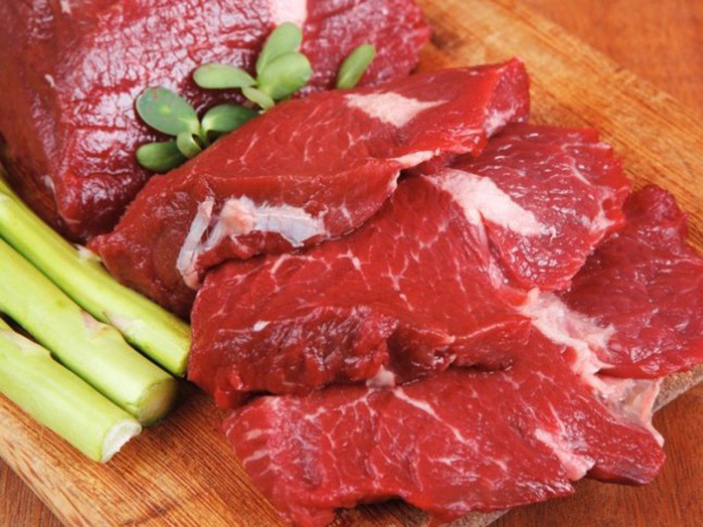 Thịt đỏ là nguồn cung cấp chất sắt dồi dào cho mẹ bầu bị thiếu máu