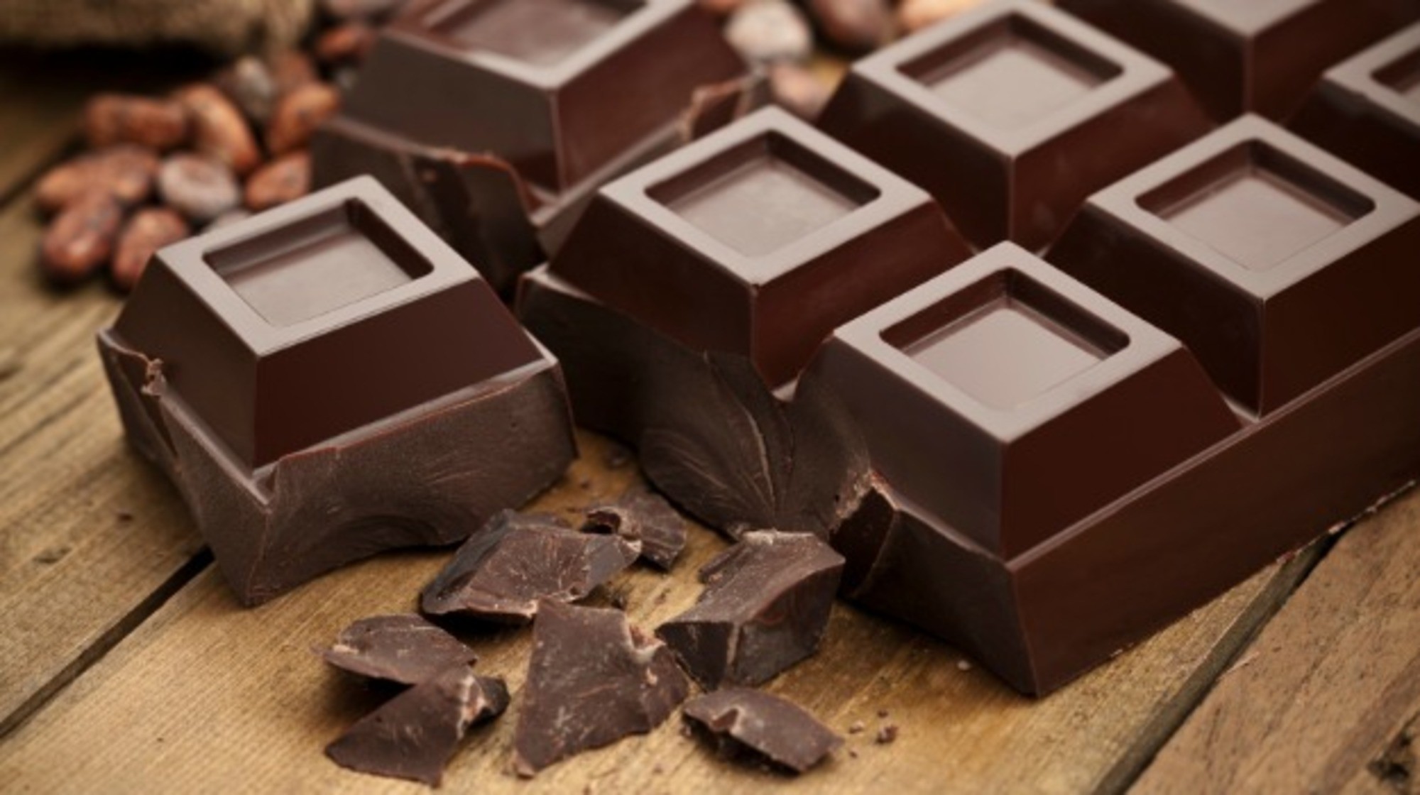 Nhấm nháp chocolate đen sẽ giúp đẩy lùi chứng huyết áp cao ở mẹ bầu