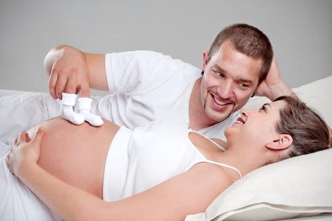 bố mẹ cảm nhận thai máy