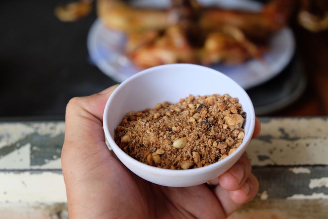 đậu phộng giã nhuyễn