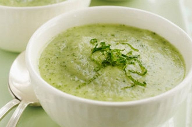 cháo là món ăn dặm phổ biến của các bé dưới một tuổi