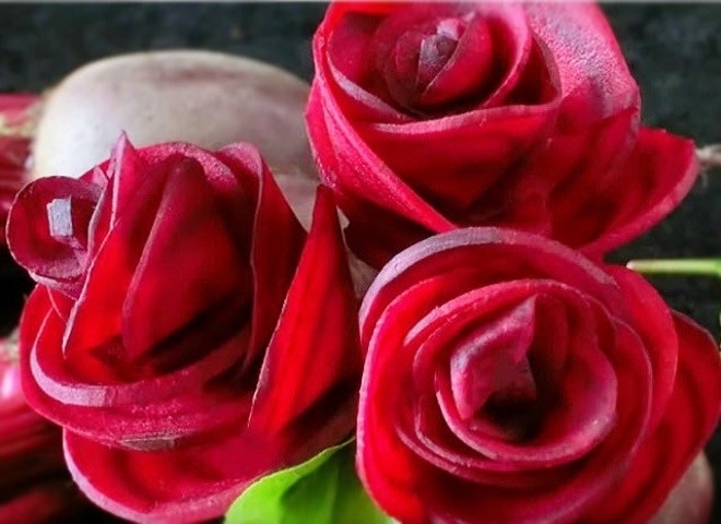 tỉa củ dền thành hoa hồng