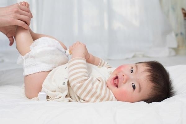 chọn tã cho bé bị hăm