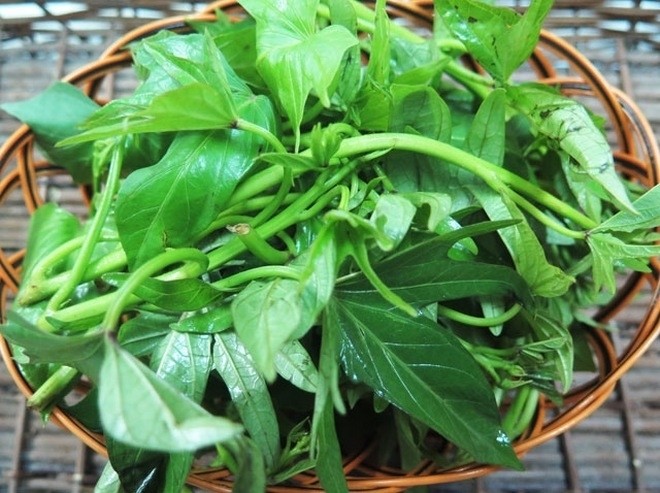 nhặt rau lang