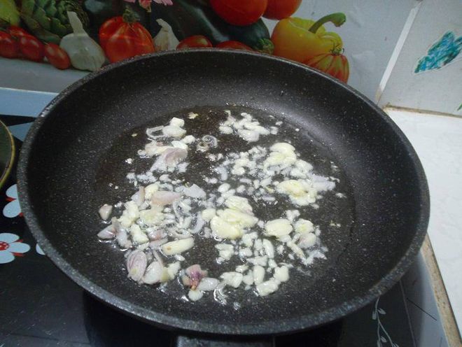 phi thơm hành tỏi với nước màu
