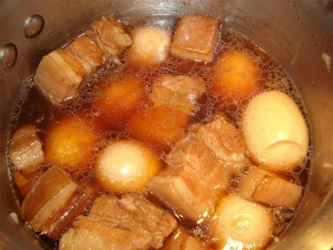 nấu thịt kho tàu