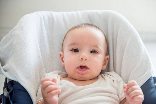 bé sơ sinh thở khò khè biểu hiện của nhiều bệnh khác nhau