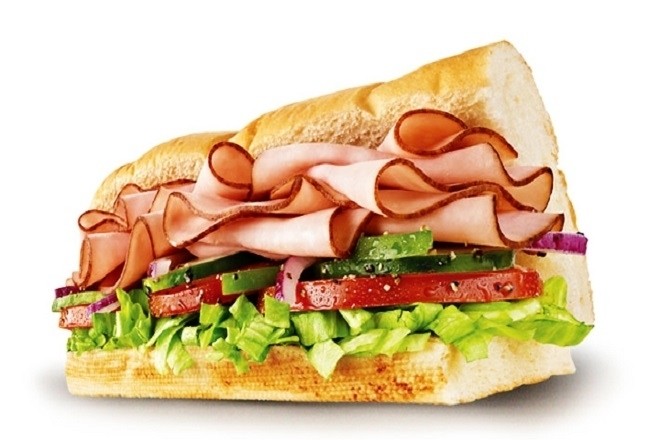 bánh mì không thể thiếu trong thực đơn sinh nhật của bé