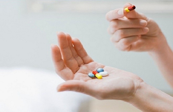 bà bầu uống axit folic