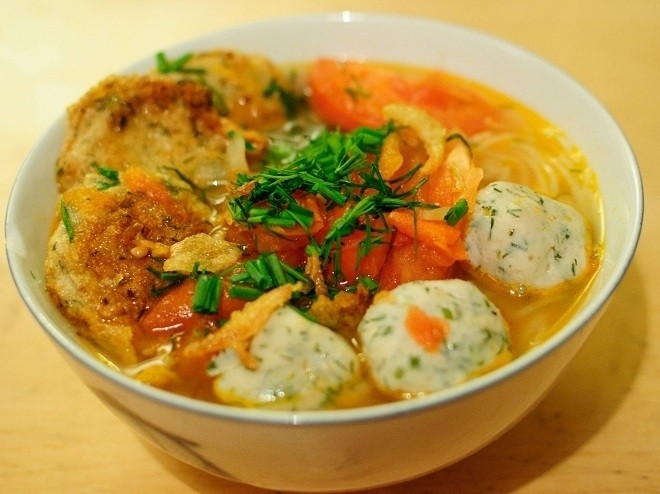 bún chả cá tròn