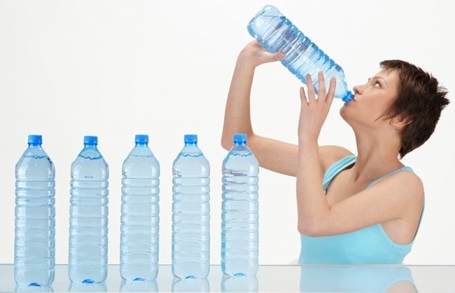 bà bầu thường xuyên khát nước