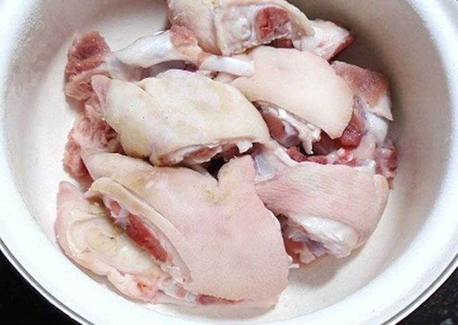 giò heo chặt miếng vừa ăn