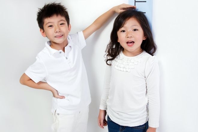 bé thấp hơn bạn cùng trang lứa