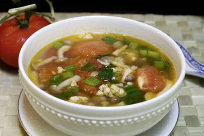 canh nấm nấu thịt nạc xay với cà chua